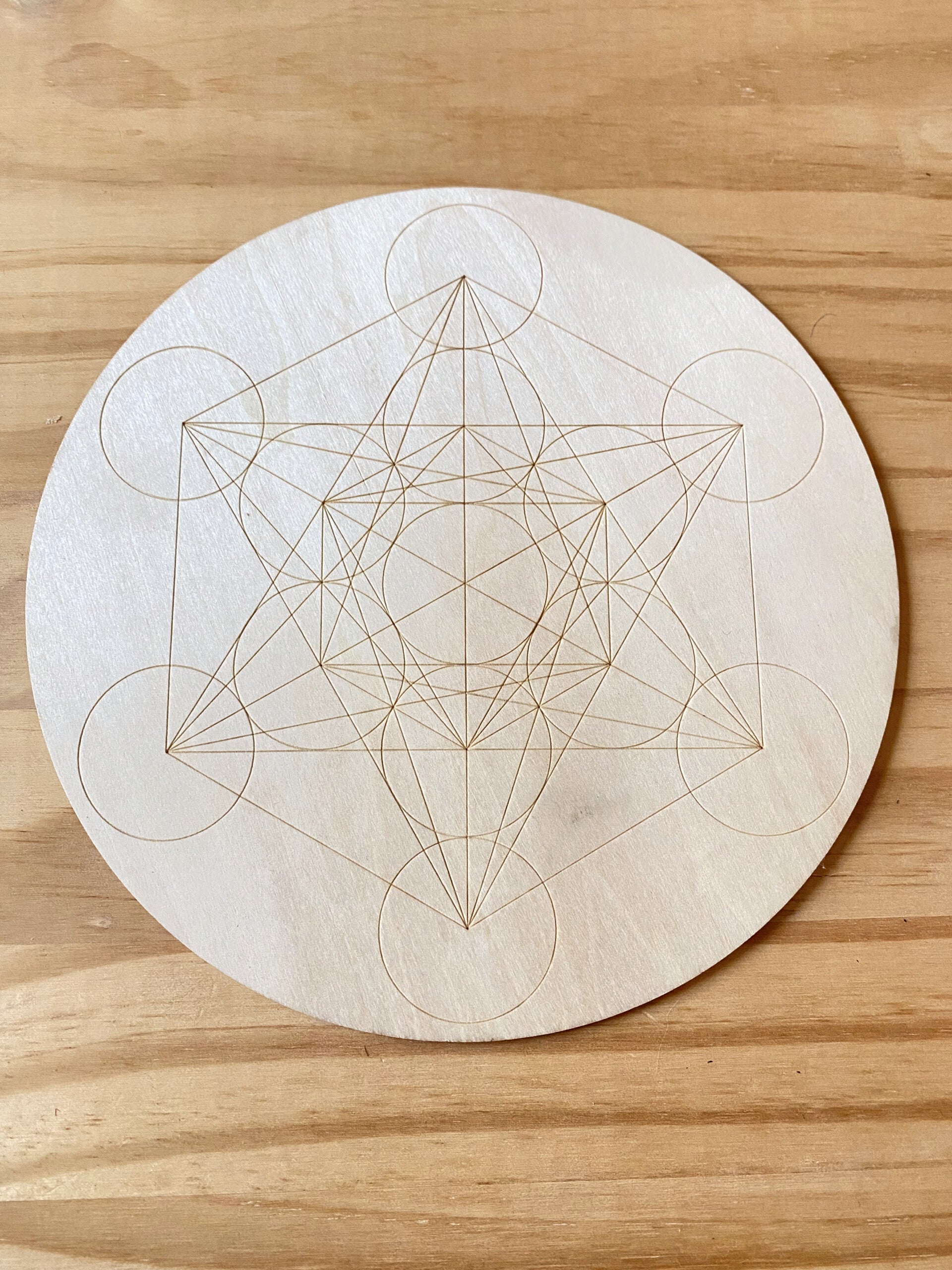 Plaque en bois gravée - Cube de Métatron - Diam 20cm