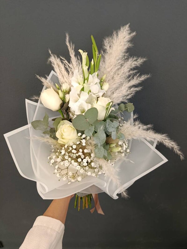 "Boho-Glamour"-Strauß in Weiß