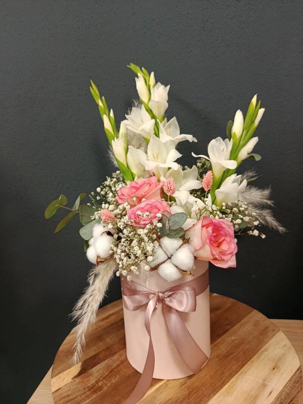 Blumen-Box "Zarte Eleganz" – Rosa Rosen, Gladiole & Baumwolle