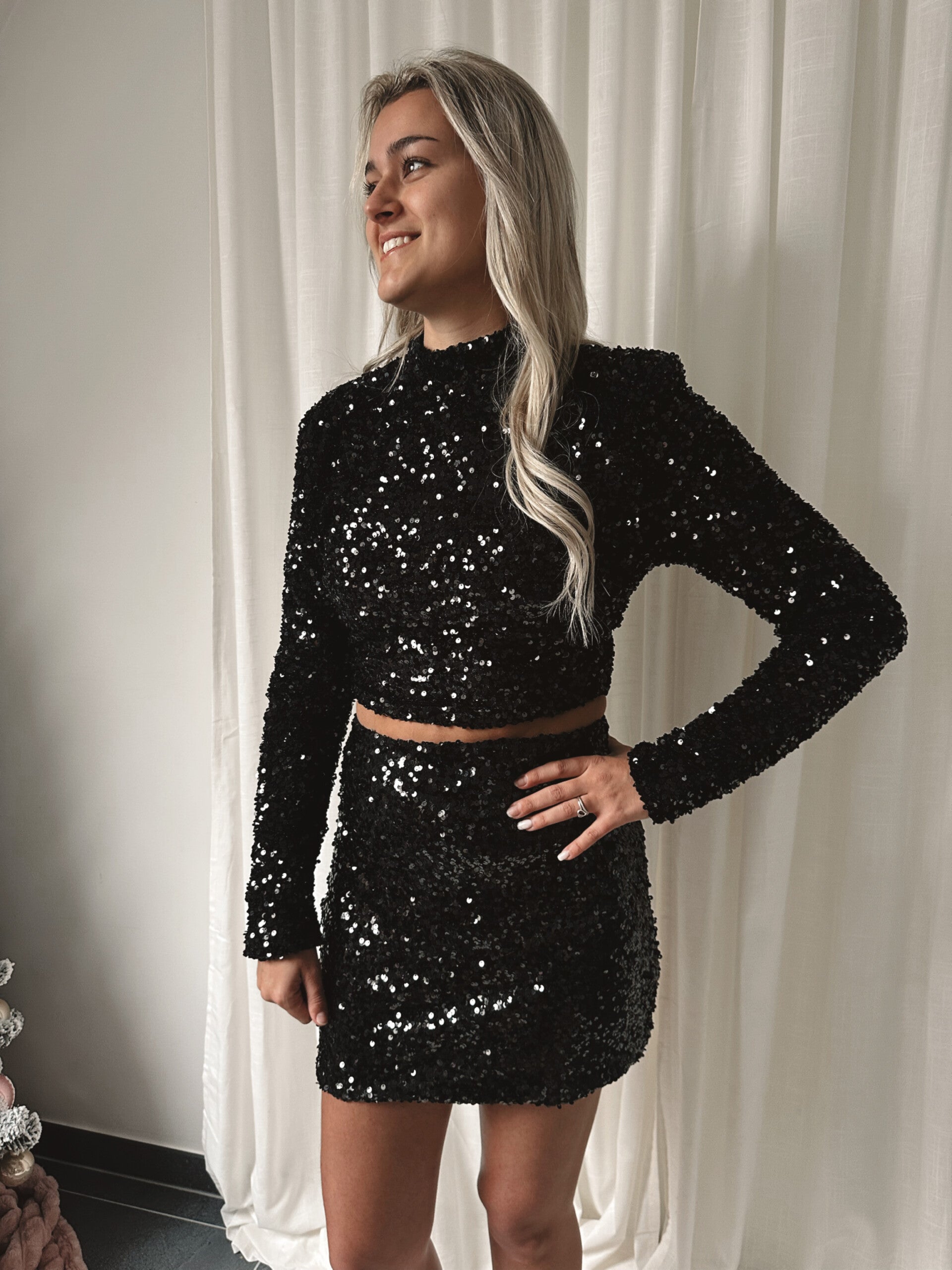 Black long sleeve glitter top