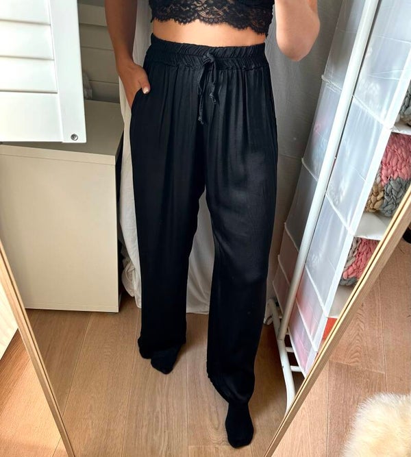 Black satin pantalon