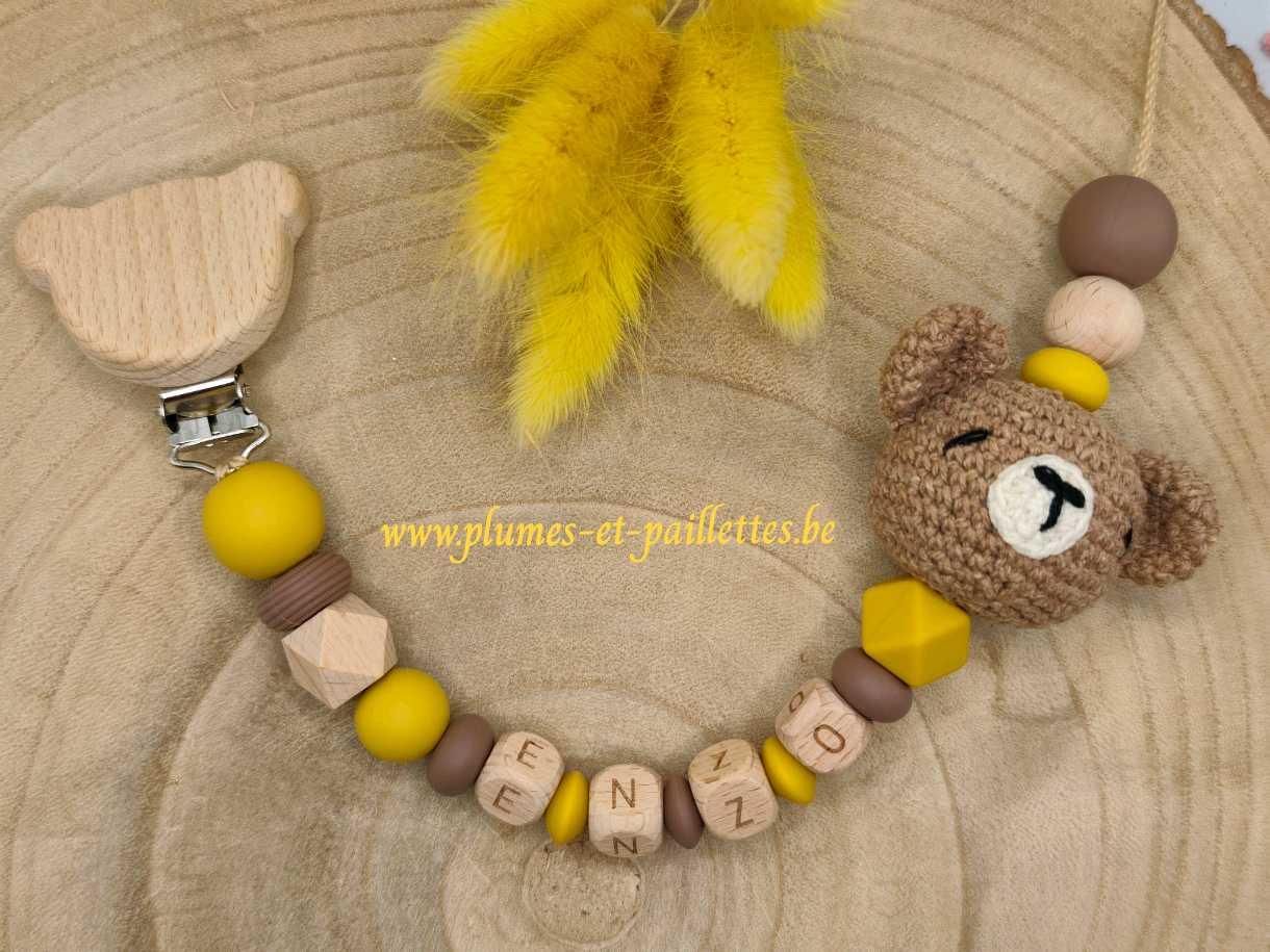 • Attache-tétine Ours en Crochet •