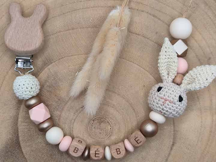 • Attache-tétine Lapinou avec Perles Spéciales •