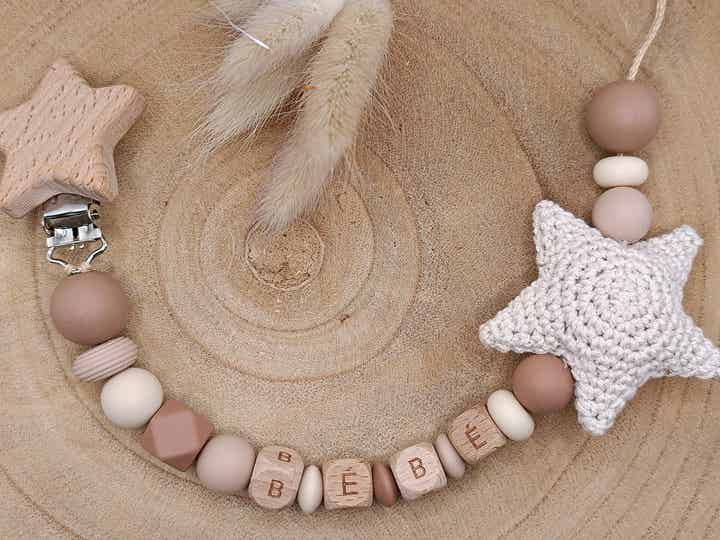 • Attache-tétine Etoile en Crochet •