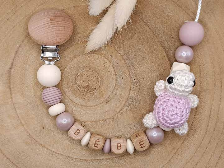 • Attache-tétine Tortue en Crochet •
