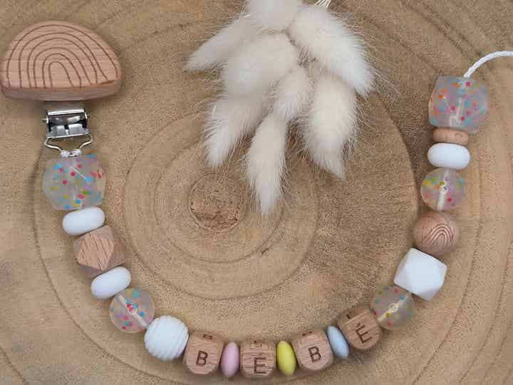 • Attache tétine Classique Arc-en-Ciel •