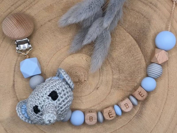 • Attache-tétine Eléphant en Crochet •