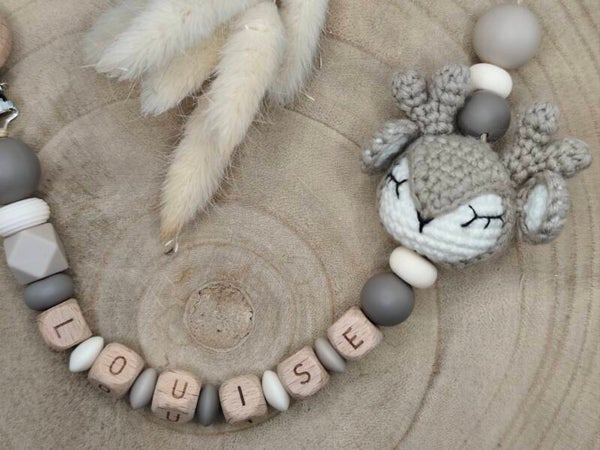 • Attache tétine Cerf en Crochet •