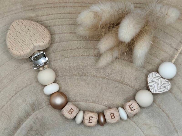 • Attache tétine avec Perles Spéciales Coeur •