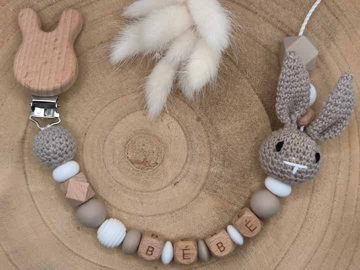 • Attache-tétine Lapinou •