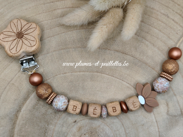 • Attache tétine Fleur de Lotus •