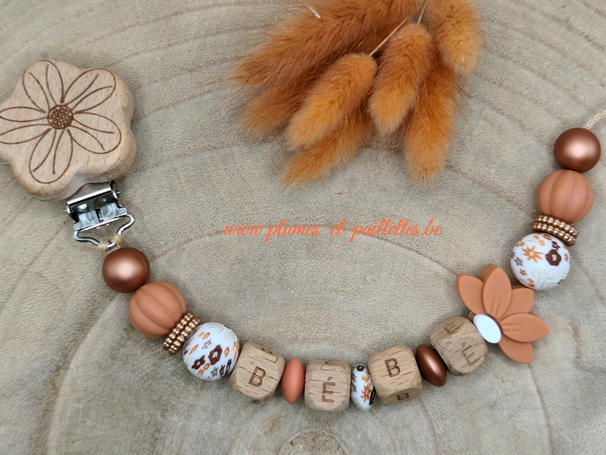 • Attache tétine Fleur de Lotus •