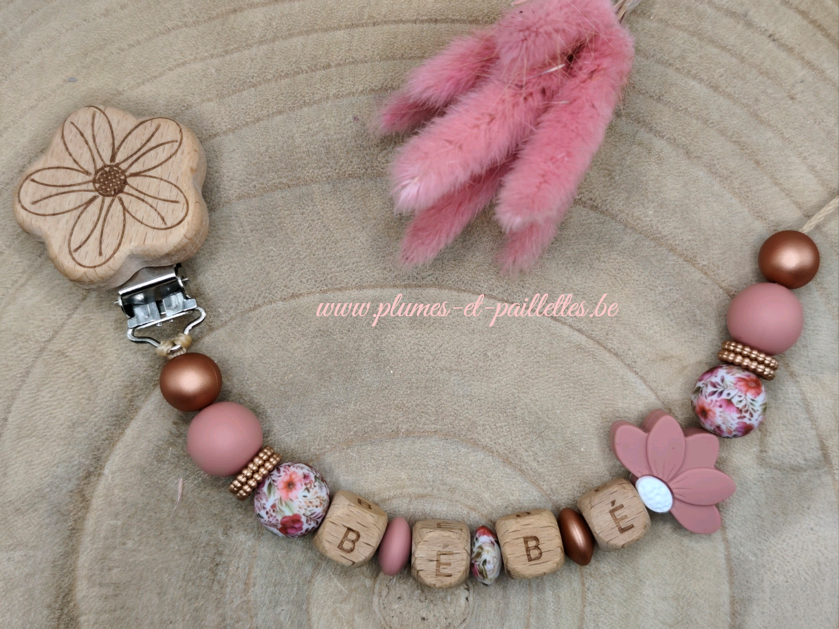 • Attache tétine Fleur de Lotus •