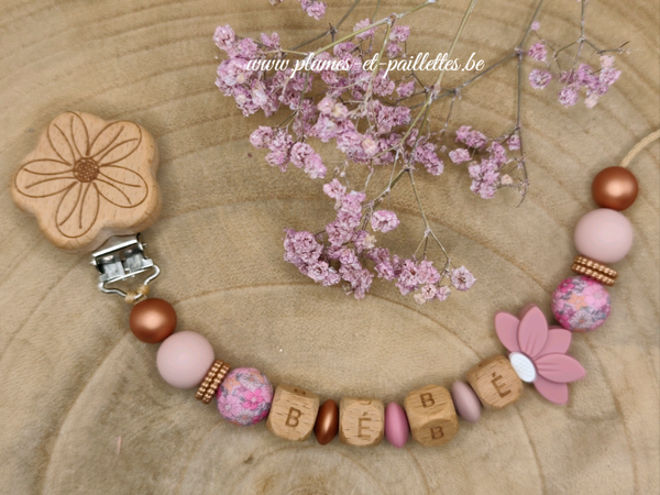 • Attache tétine Fleur de Lotus •