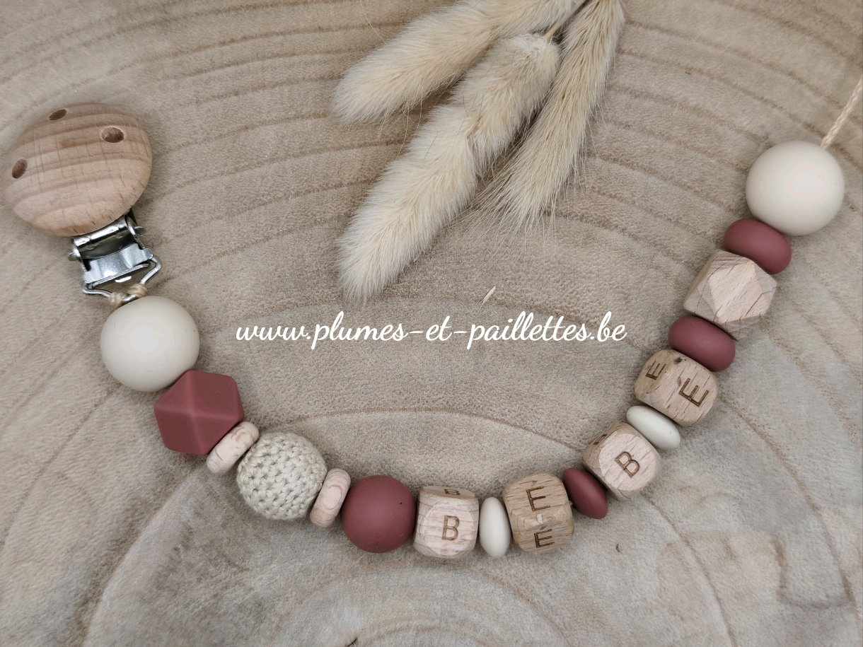 • Attache tétine Nordique •