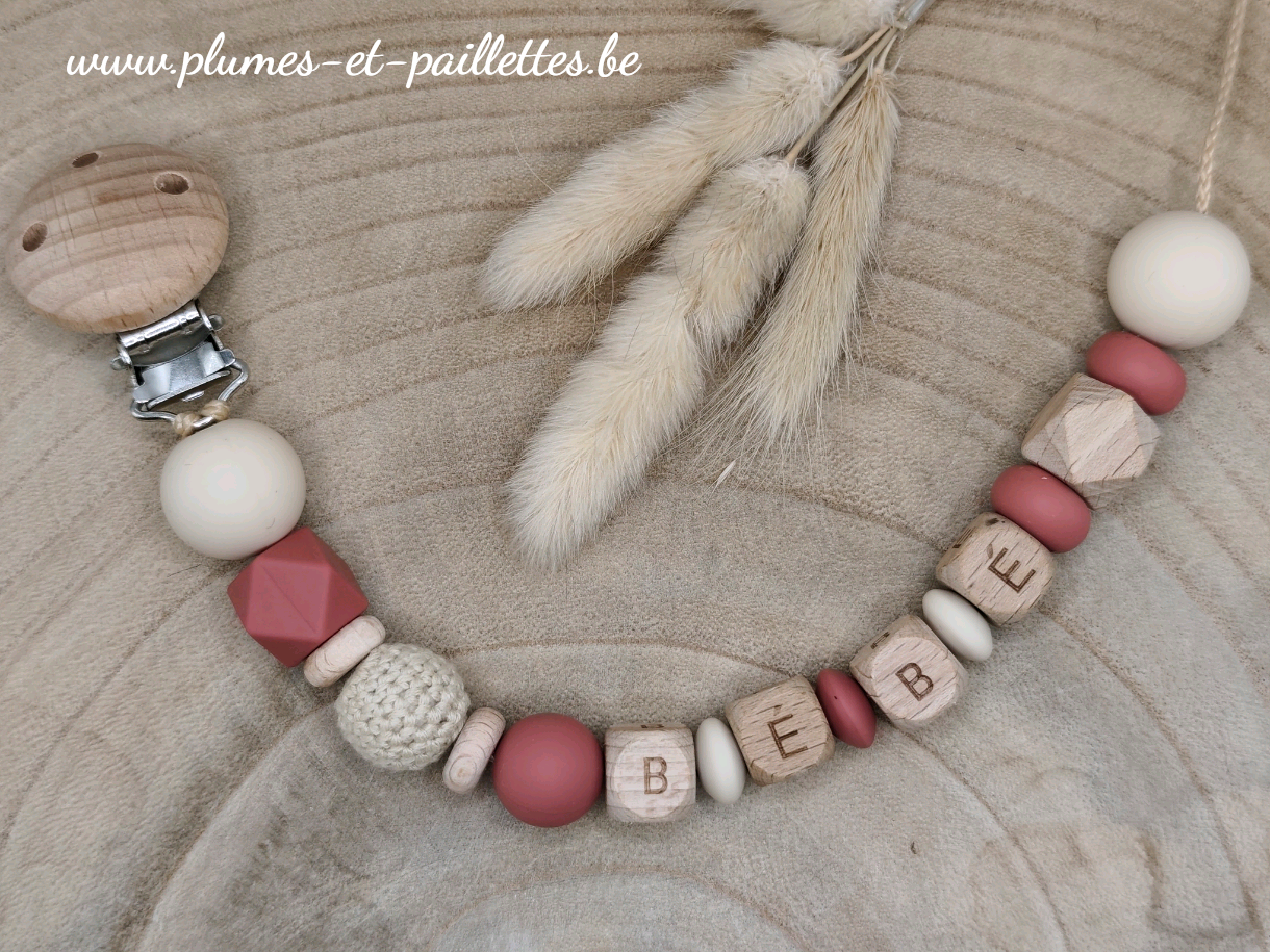 • Attache tétine Nordique •