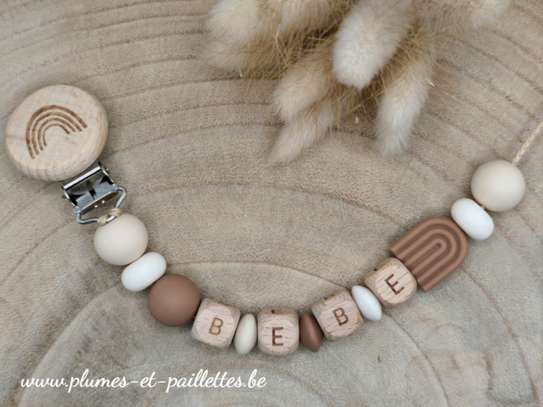 • Attache tétine Arc-en-ciel •