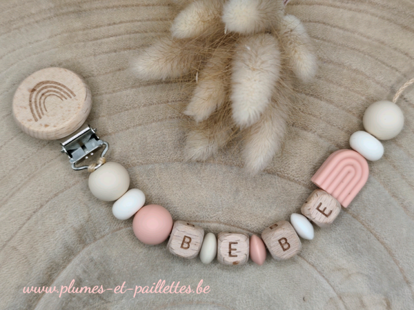 • Attache tétine Arc-en-ciel •