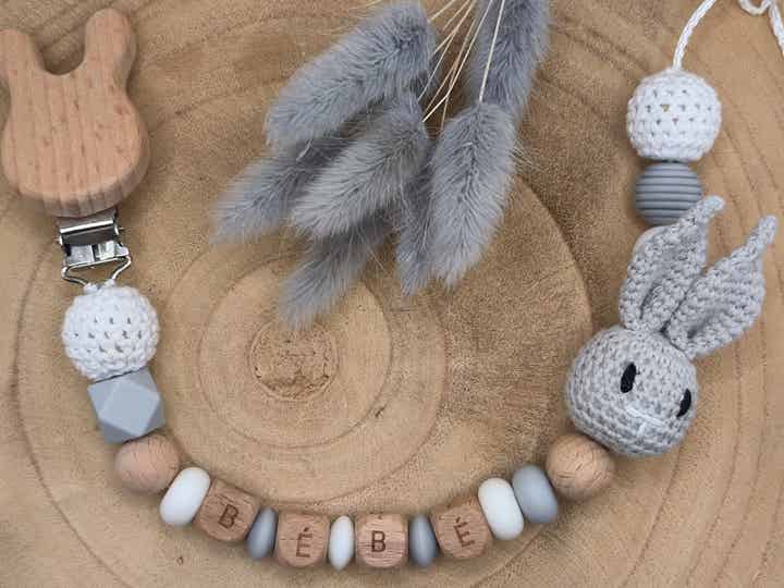 • Attache-tétine Lapinou •