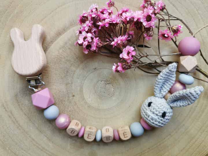 • Attache-tétine Lapinou avec Perles Spéciales •