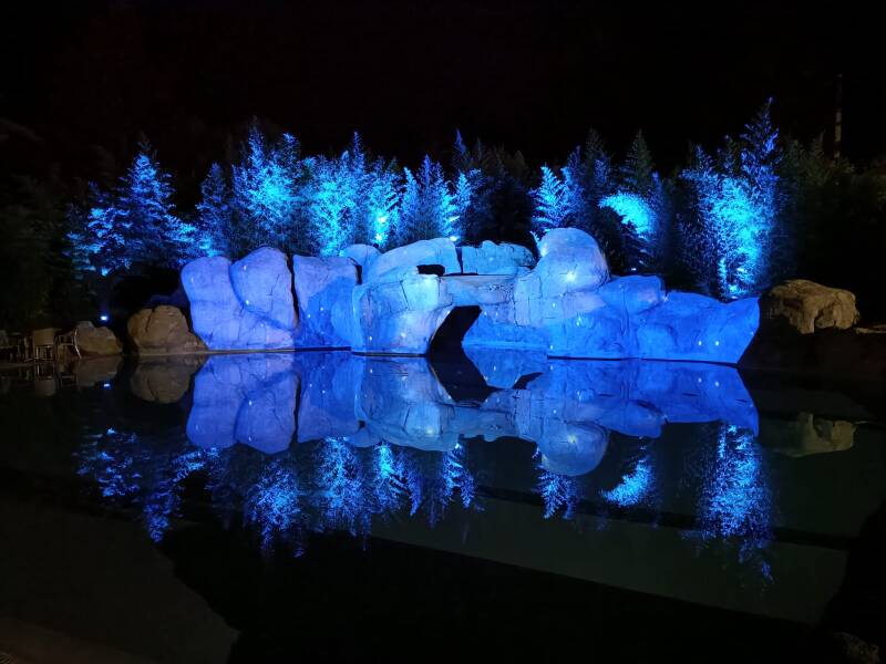 rocce-orizz-blu-alberi-standard-cechd7.jpg