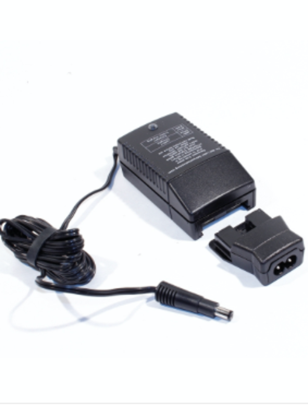 Rotax max accu lader standaard, kabel dient er los bij besteld te worden