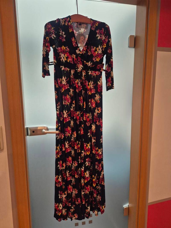 Langes Maxikleid in Größe 32/34