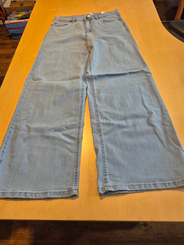 Jeans in Gr. 40