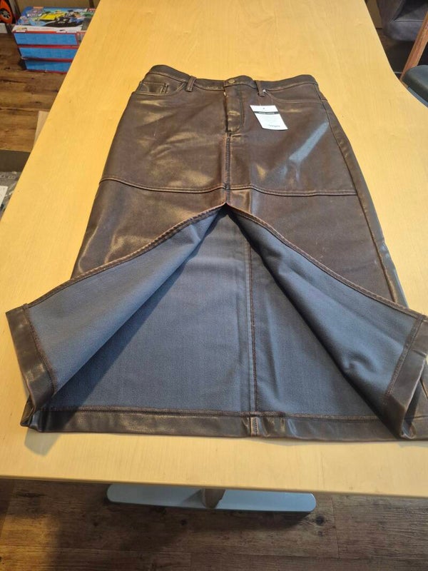 LEDER ROCK  uffbasse.  KEINE Hose
