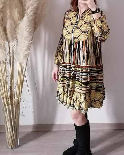 Korte jurk  one size met lange mouwen