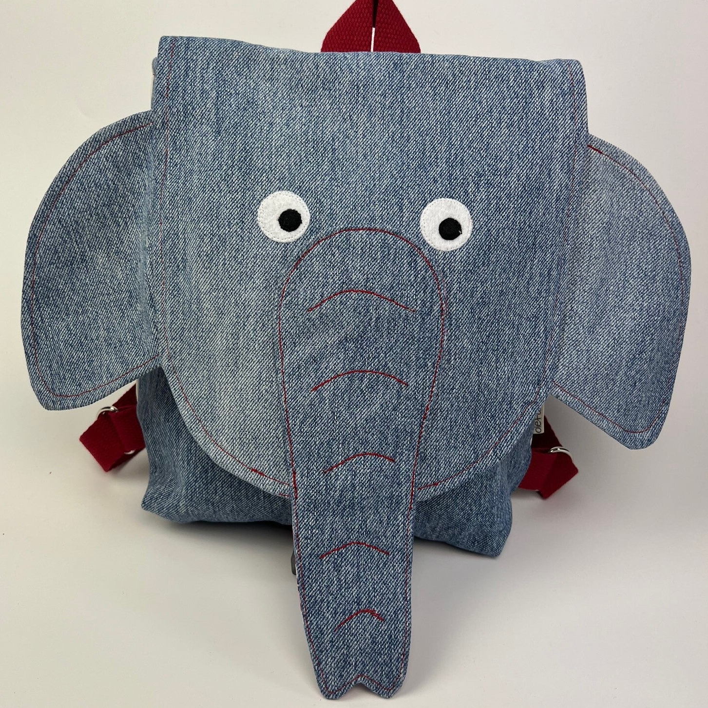 olefanten Rucksack aus hellblauer Jeans - Rosarot