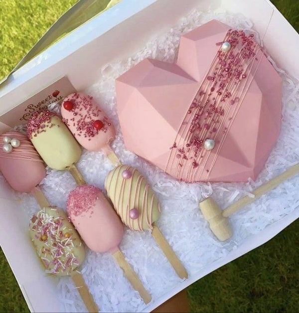 Atelier COEUR FOURRÉ ET SES MAGNUM CAKE By APG