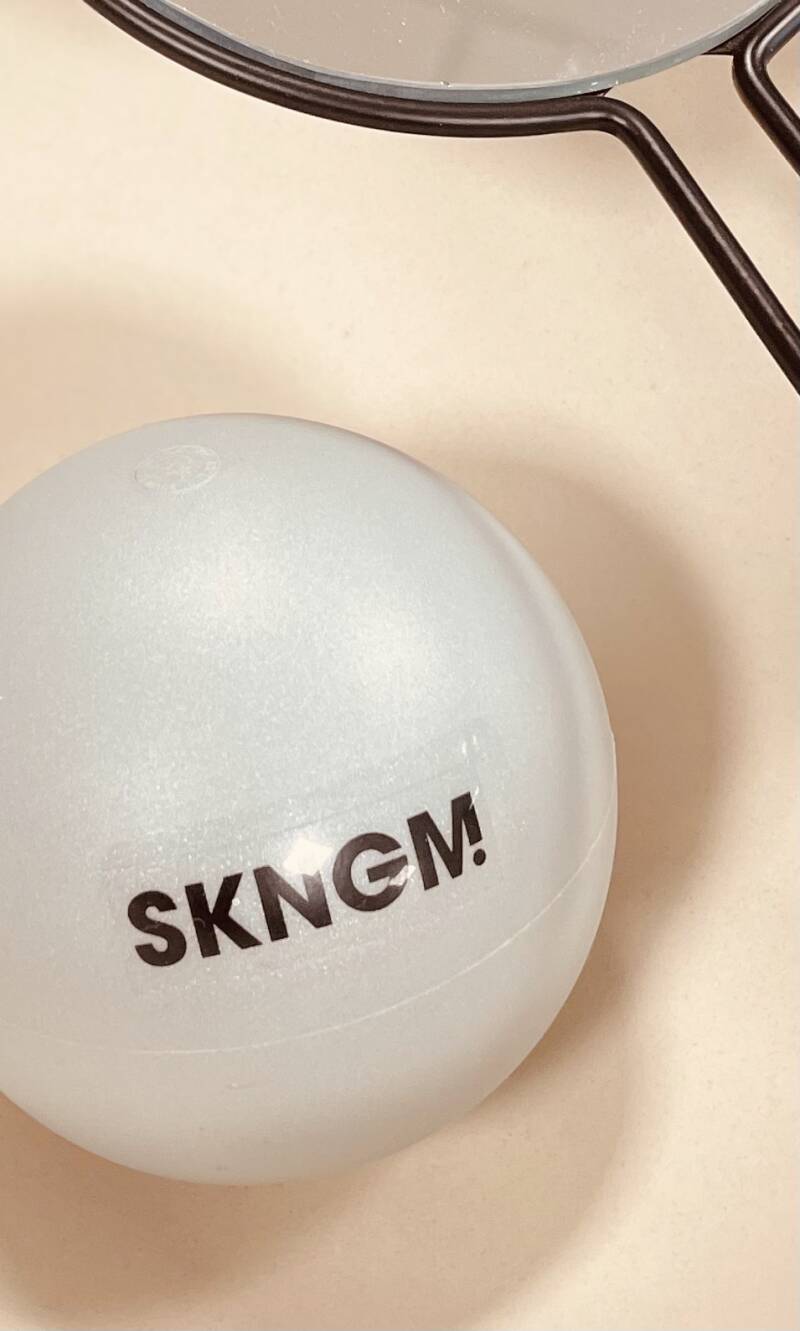 Reinigen Epileren Dieptereiniging Verwijderen onzuiverheden Bindweefselmassage Chemische Peeling Crème masker  Ampul/ Serum Dagverzorging/ SPF 50 *Als je beperkt bent in tijd of je wilt chemische peelings in kuurverband ondergaan dan is er een behandeling