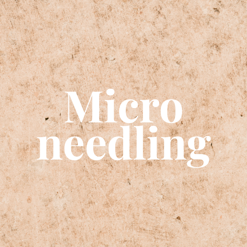 Bij Silk Sand in Soest biedt Sandy van den Brink microneedling aan, een effectieve behandeling voor het verbeteren van de huidtextuur en het verminderen van rimpels, littekens en pigmentvlekken. Microneedling stimuleert de aanmaak van collageen en elastin