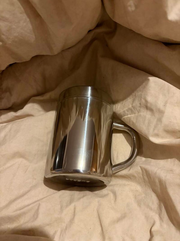 Stainless steel mug with lid