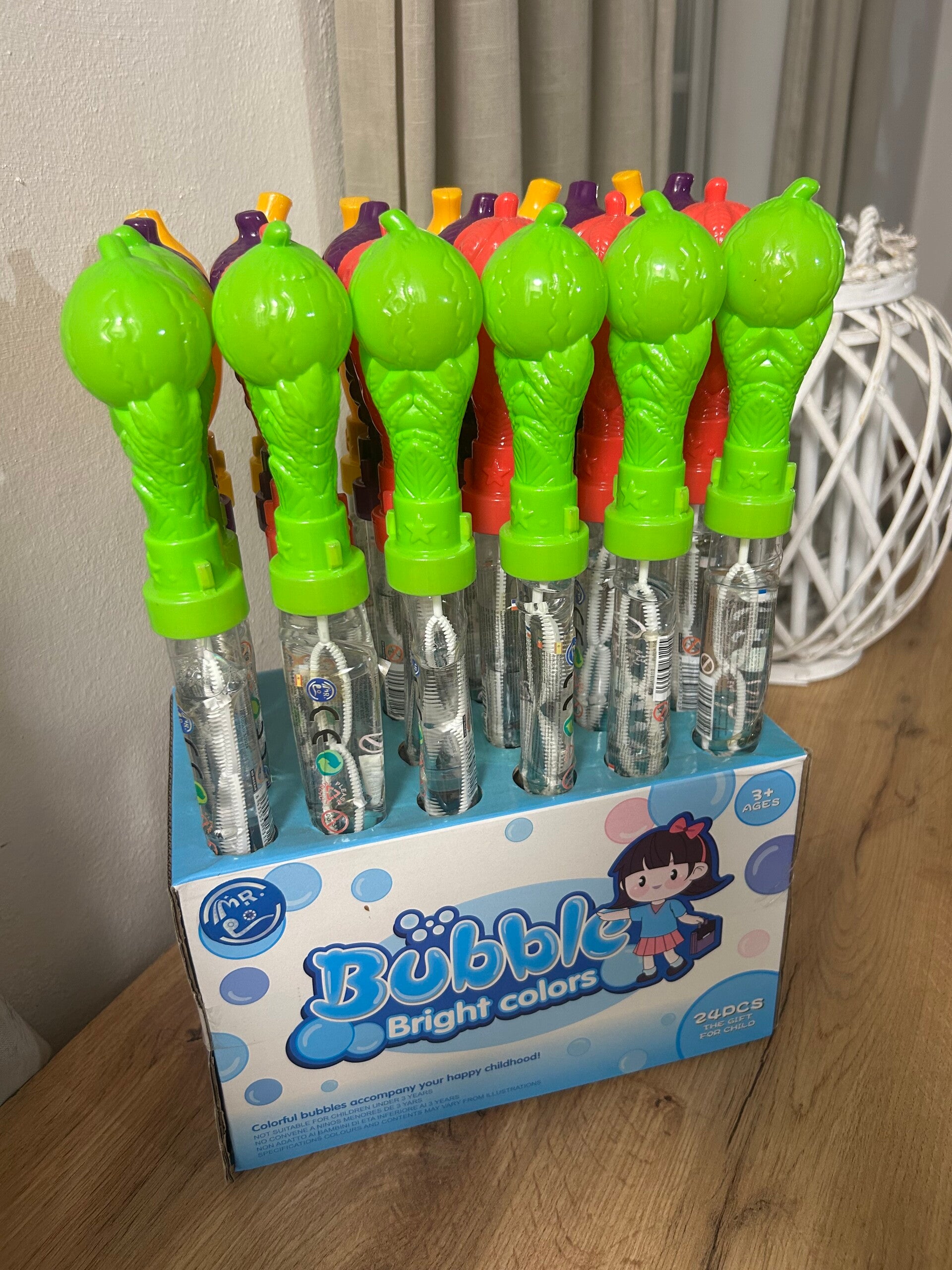Bolhas de sabão com formas de fruta