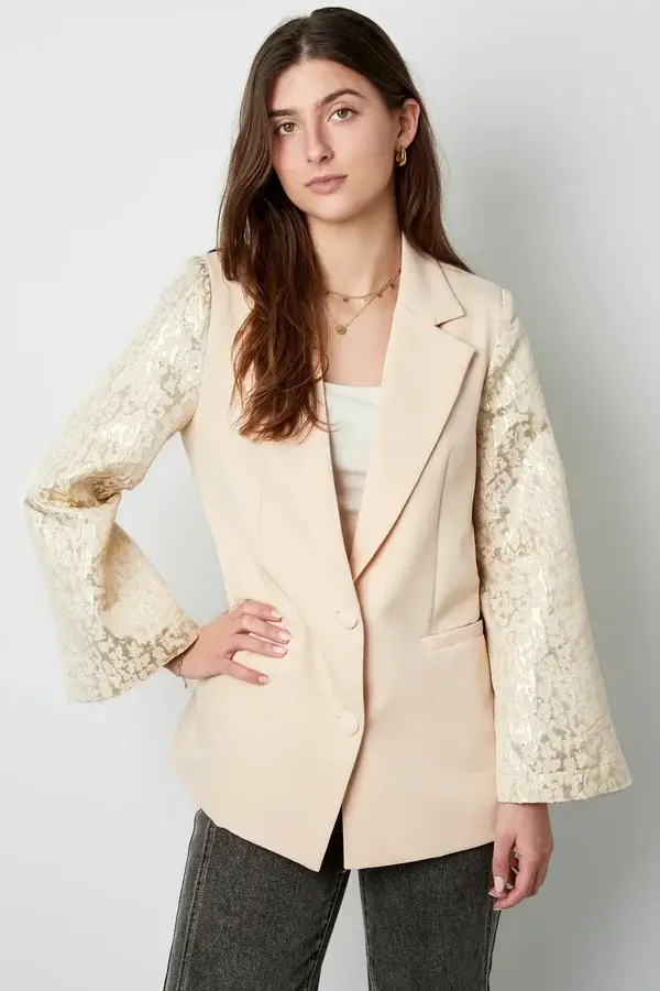 Yana blazer room