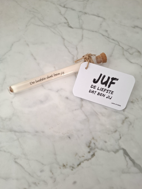 Armband in een buisje