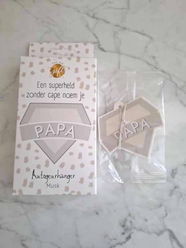 Een superheld zonder cape noem je 'PAPA'.