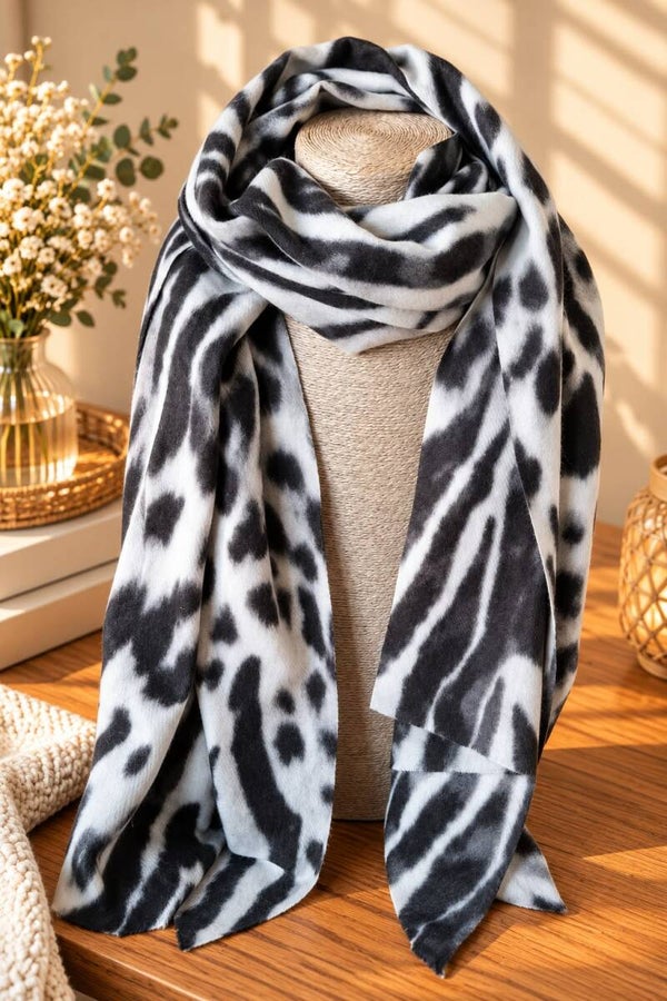 Warme sjaal - zwarte panter print