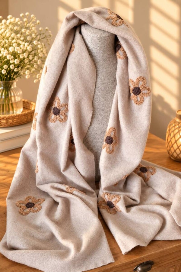 Warme beige sjaal - bloemen