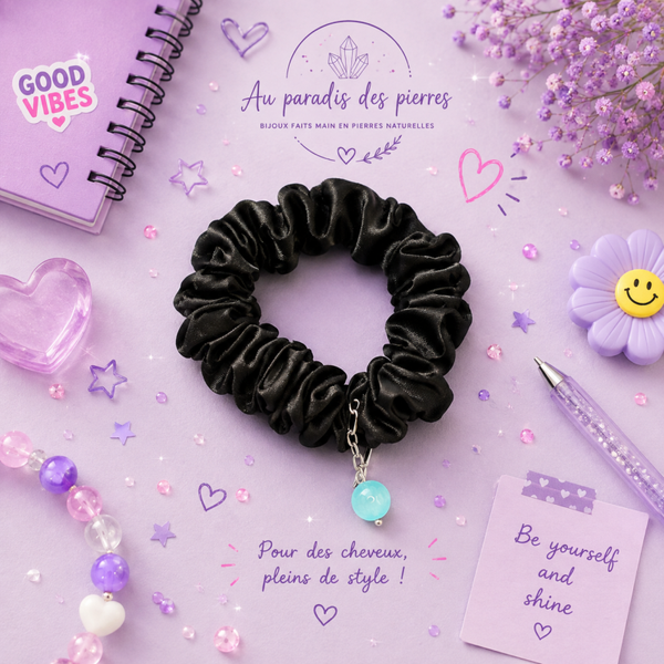 Chouchou noir en satin avec perle sélénite arc en ciel bleu
