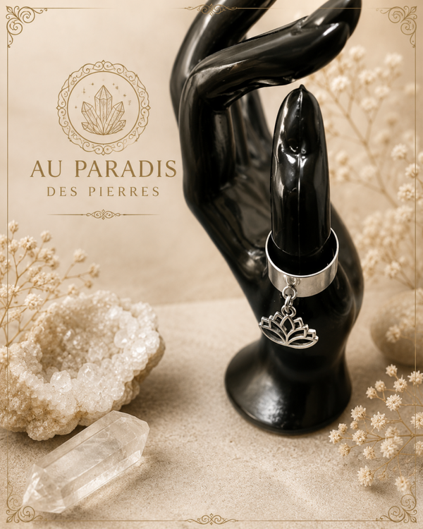 Bague réglable pampille fleur de lotus