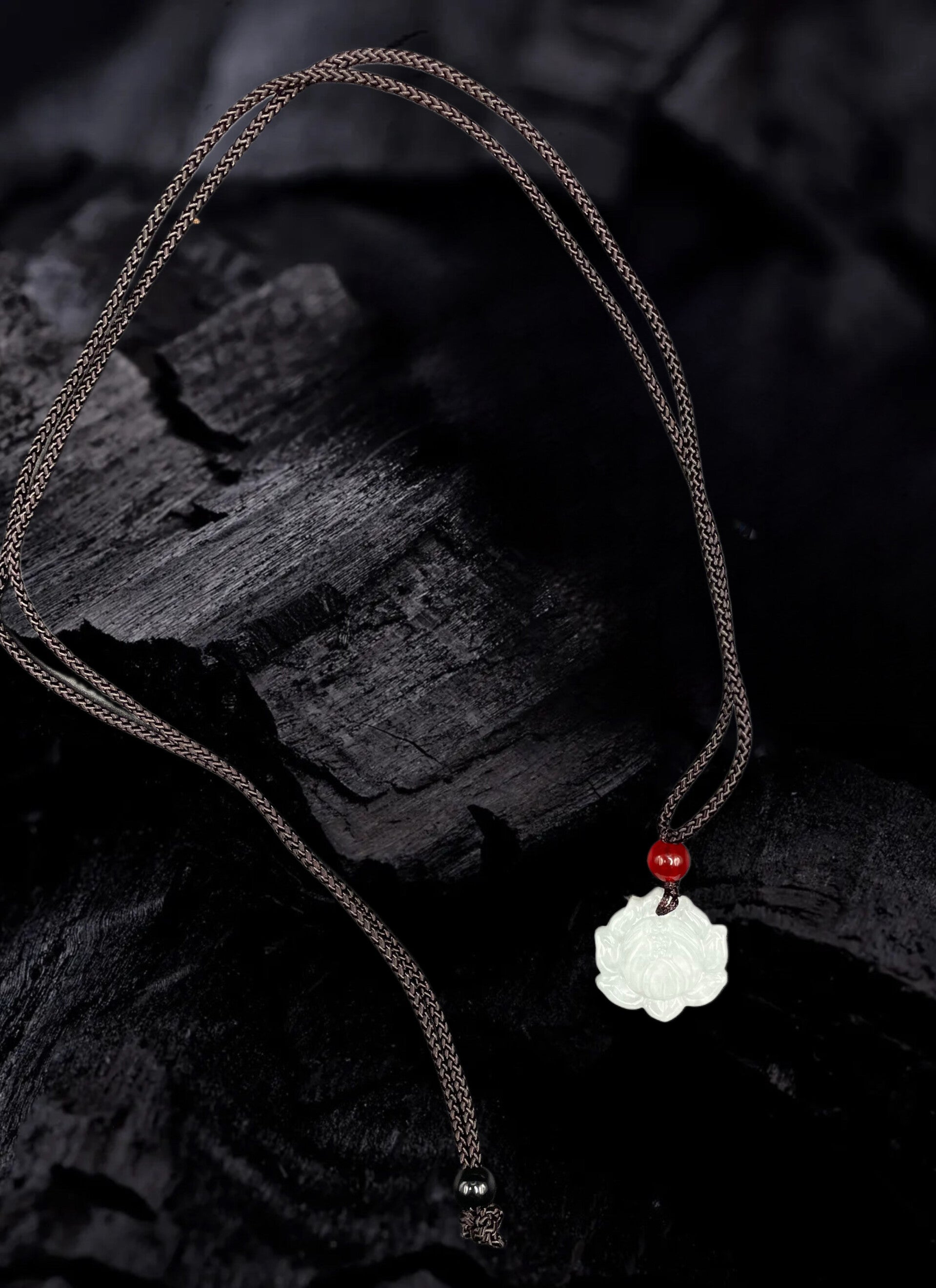 Pendentif fleur de lotus en agate blanche