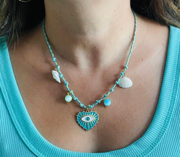 Collier « gris gris »