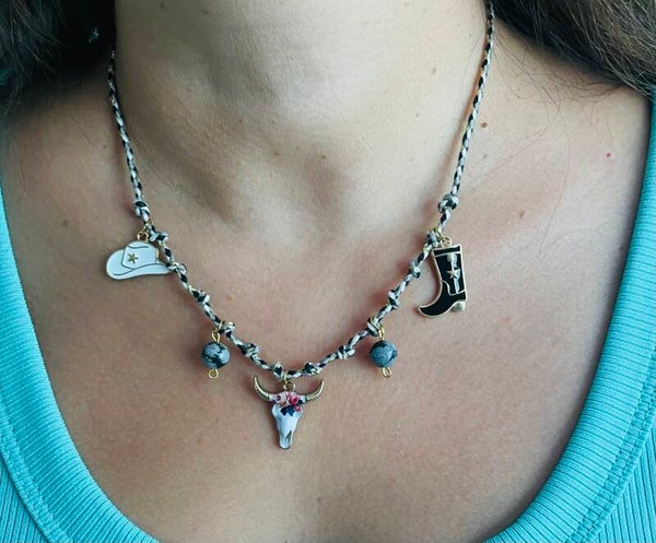 Collier »gris gris «