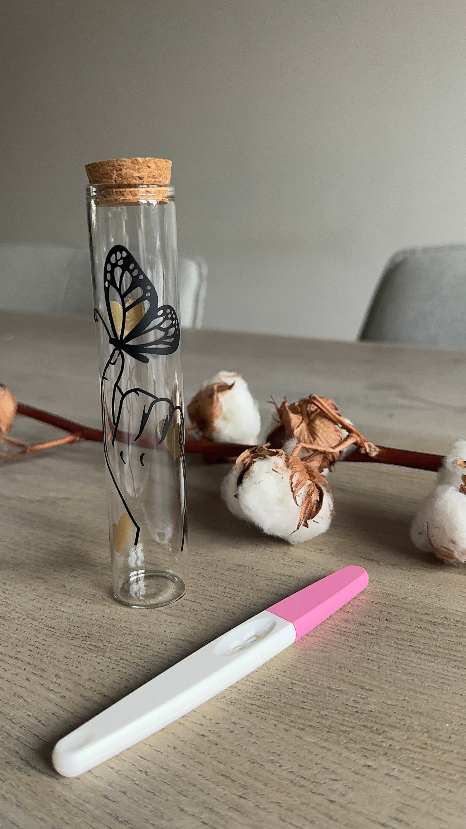 Glazen buisje voor zwangerschapstest - Vlinder