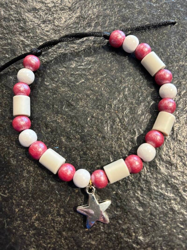 Keramische kralen halsband rood-wit ster XS