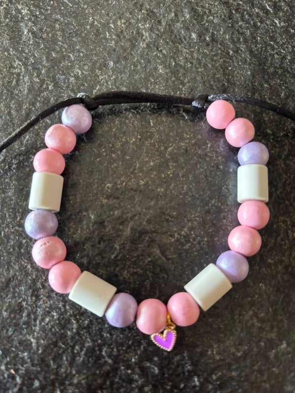 Keramische kralen halsband paars-roze met hart S