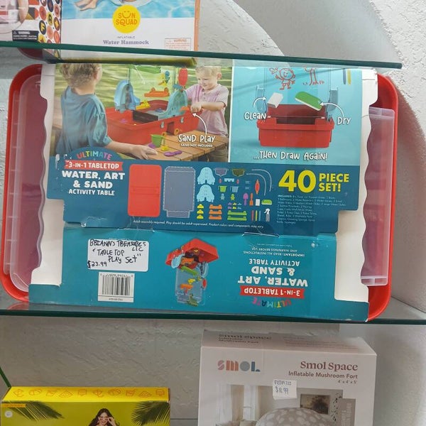 CHUCKLE & ROAR TABLETOP 3-IN-1 WATER SAND ART EASEL - RED
